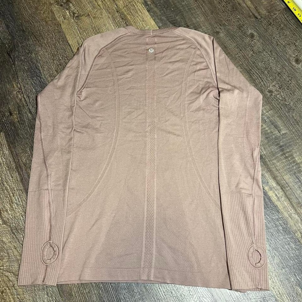Lululemon Swiftly Tech long sleeve tee  Size 8